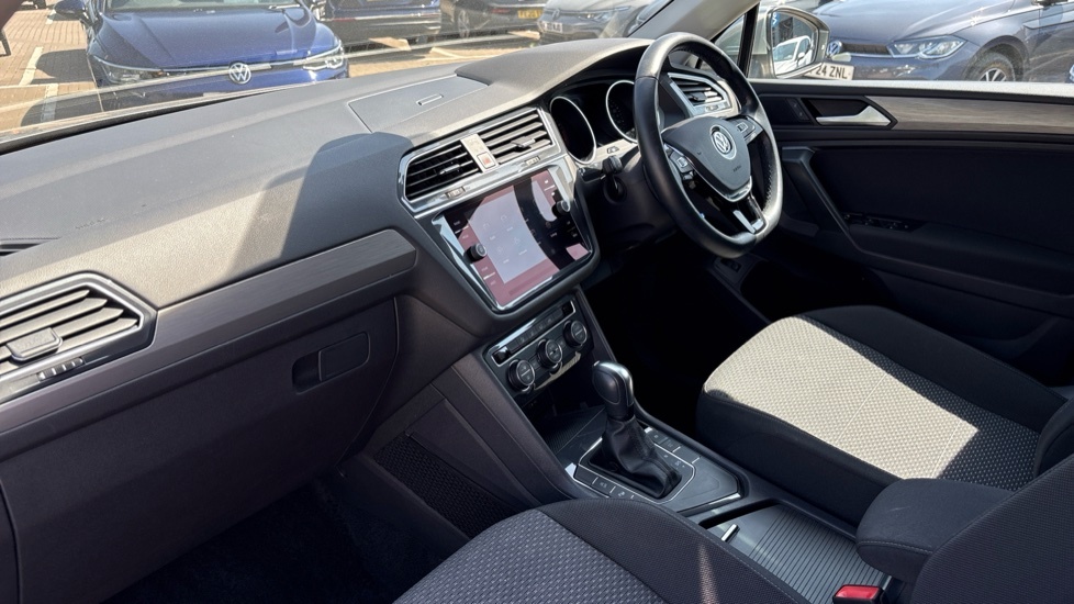 Volkswagen Tiguan Allspace Match Silver #2