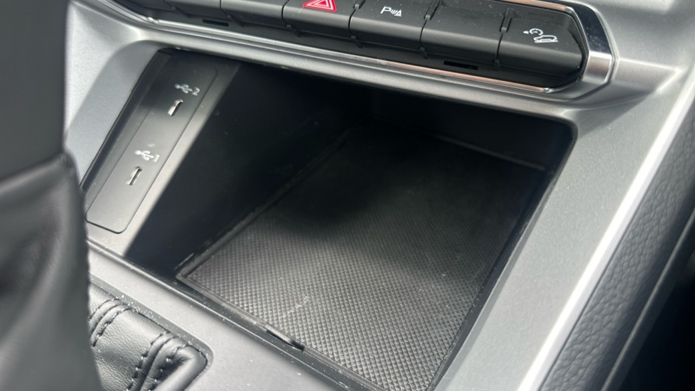 Audi Q3 45 Tfsi E Black Edition S Tronic Tech Pro Black #26