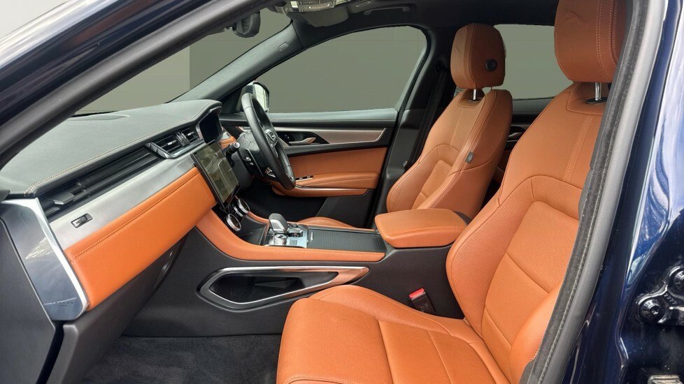 Jaguar F-Pace R-dynamic Se Black Blue #3