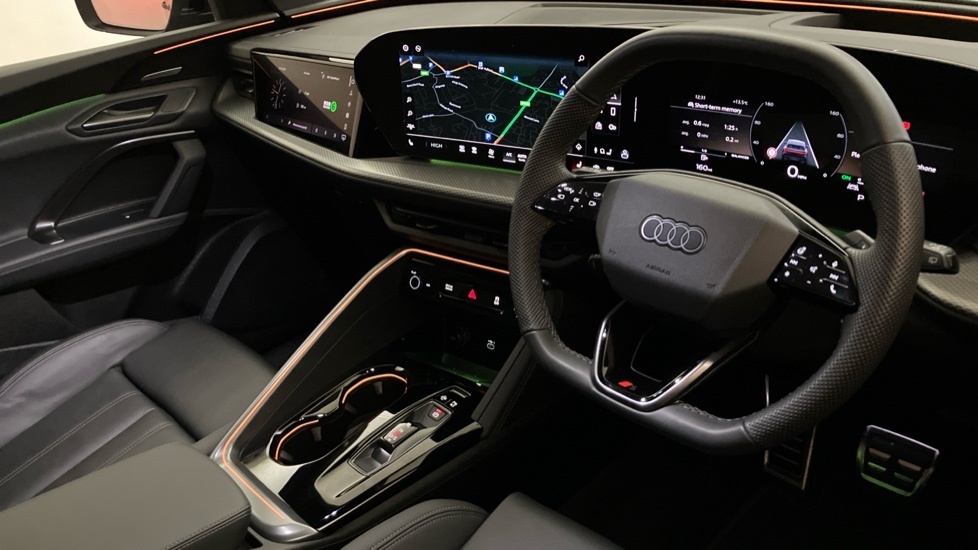Audi Q5 Launch Edition VN25JHX Grey #6