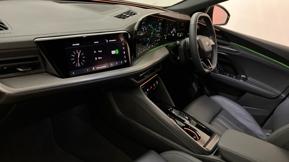 Audi Q5 Launch Edition VN25JHX Grey #2