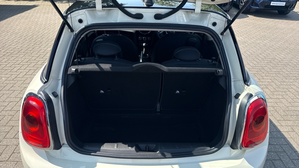 Mini Hatch Cooper White #4