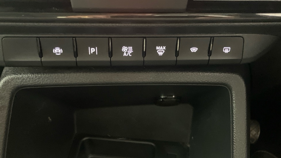 Ford Tourneo Connect Active Black #24