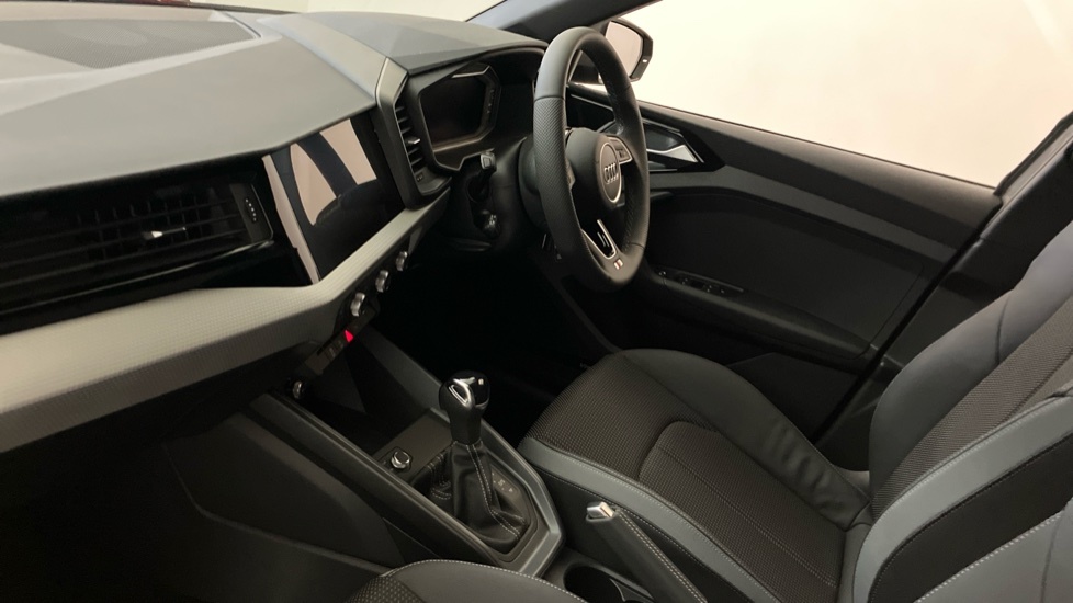 Audi A1 S Line VN26KFC Black #2