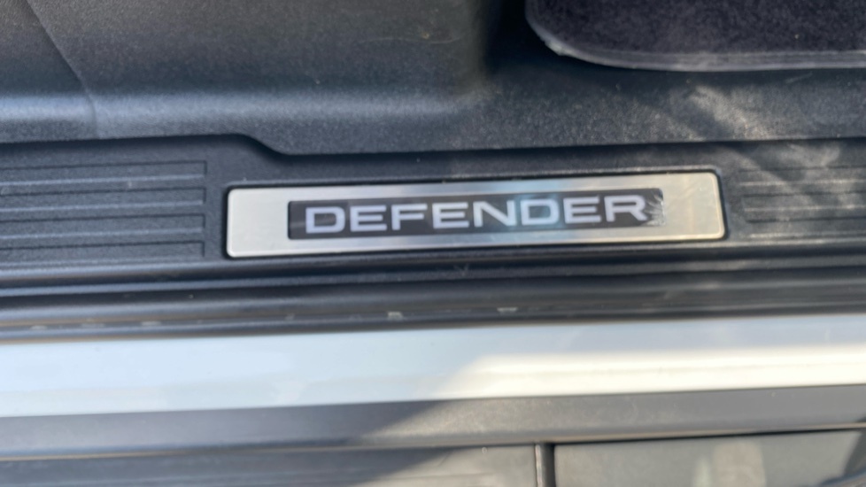 Land Rover Defender 90 First Edition Green #49