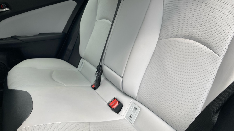 Toyota Prius Vvt-h Active Hatchback Red #38