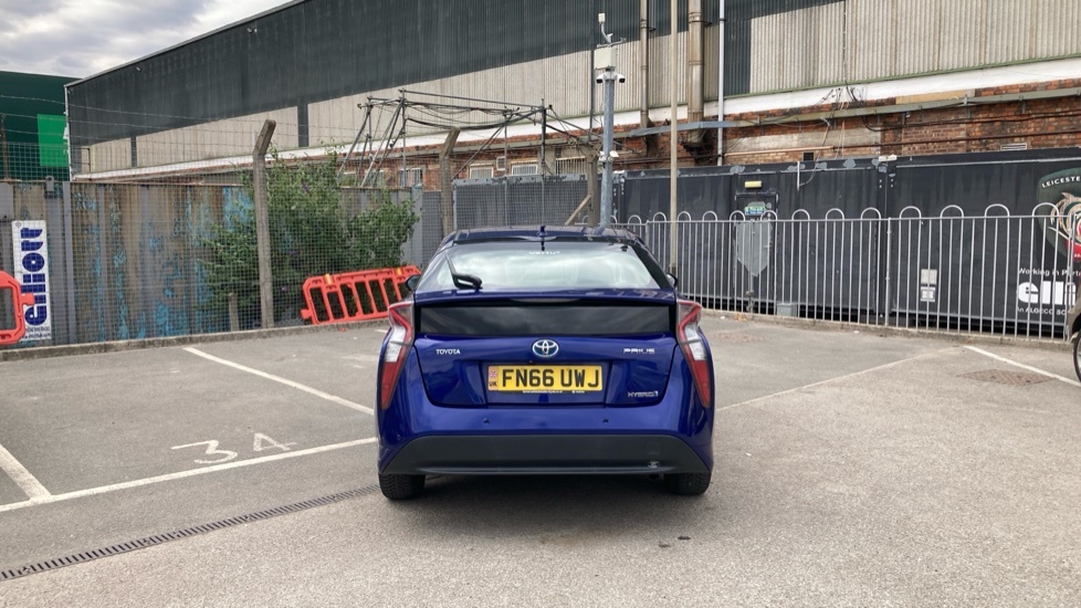 Toyota Prius Vvt-h Active Hatchback Red #26