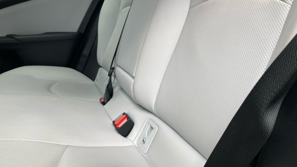 Toyota Prius Vvt-h Active Hatchback Red #37