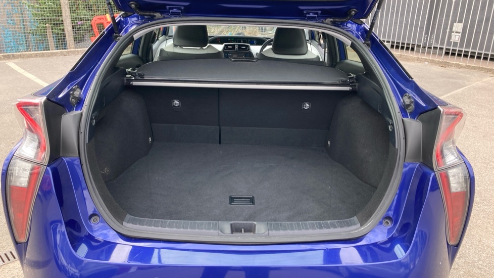 Toyota Prius Vvt-h Active Hatchback Red #13
