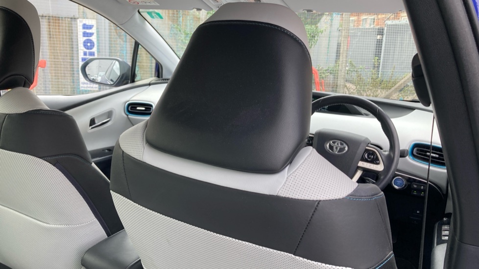 Toyota Prius Vvt-h Active Hatchback Red #19
