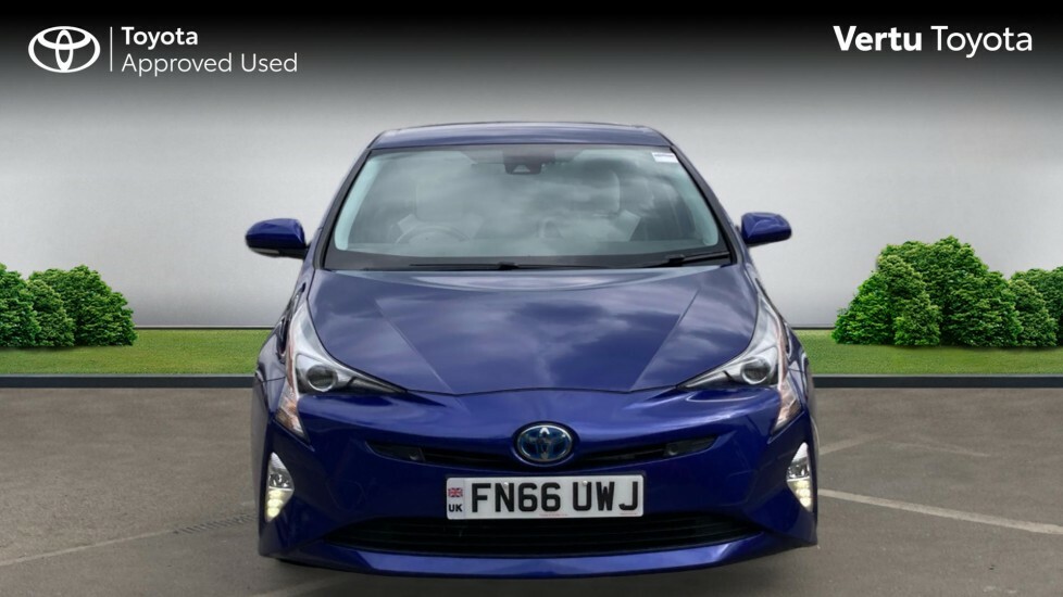 Toyota Prius Vvt-h Active Hatchback Red #22