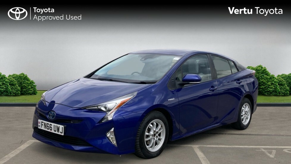 Toyota Prius Vvt-h Active Hatchback Red #3