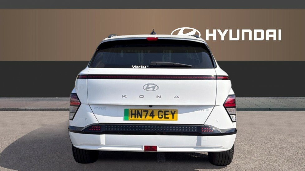 Hyundai Kona Advance White #6