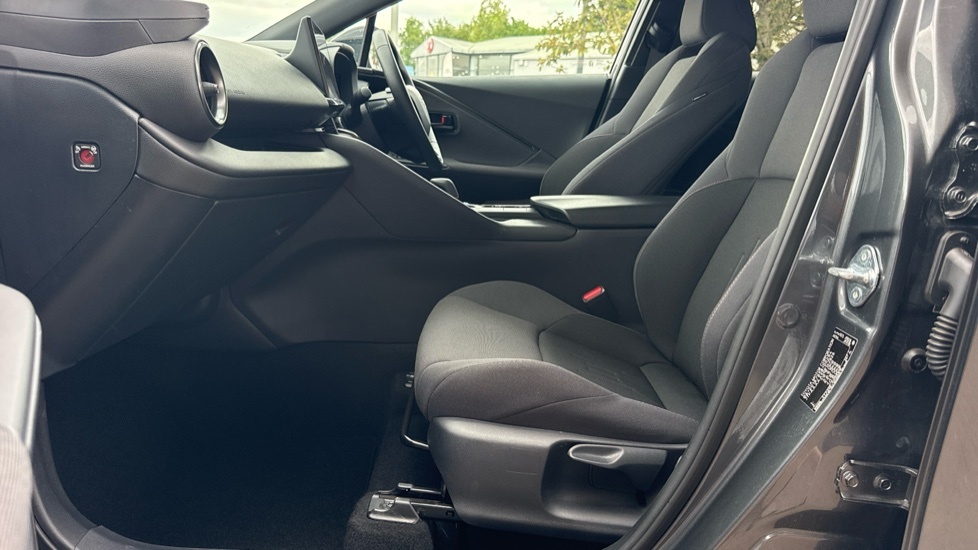 Toyota C-Hr Design FD25XFU Grey #5