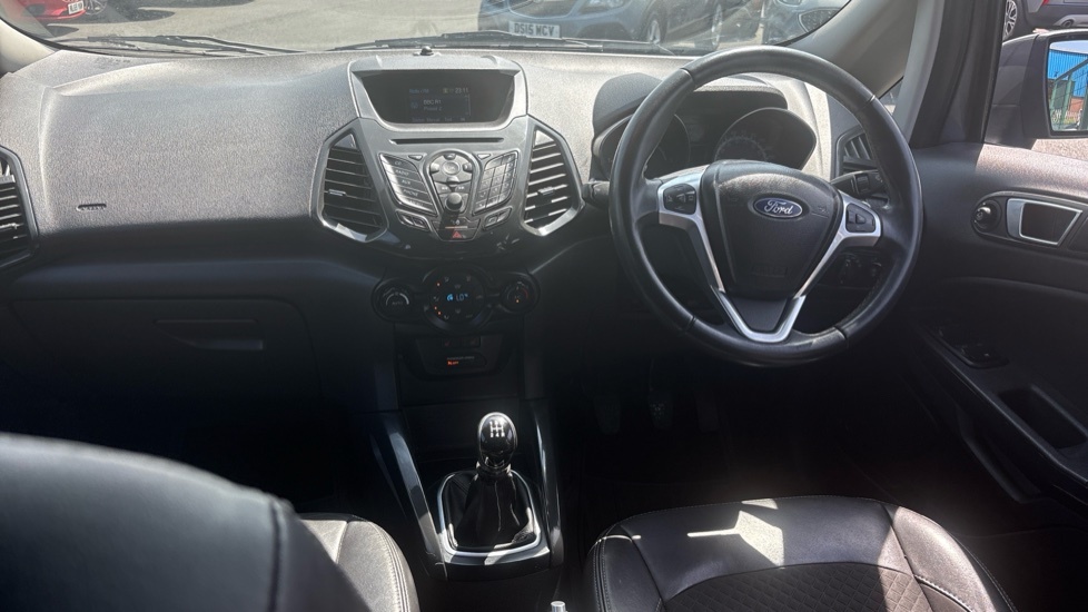 Ford Ecosport White #10