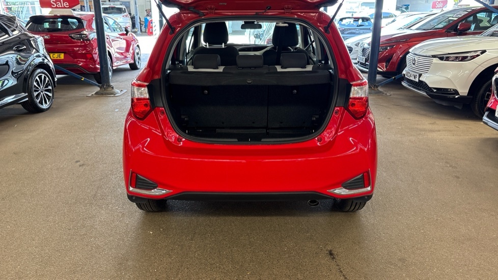 Toyota Yaris Icon Tech FL67HCX Red #4