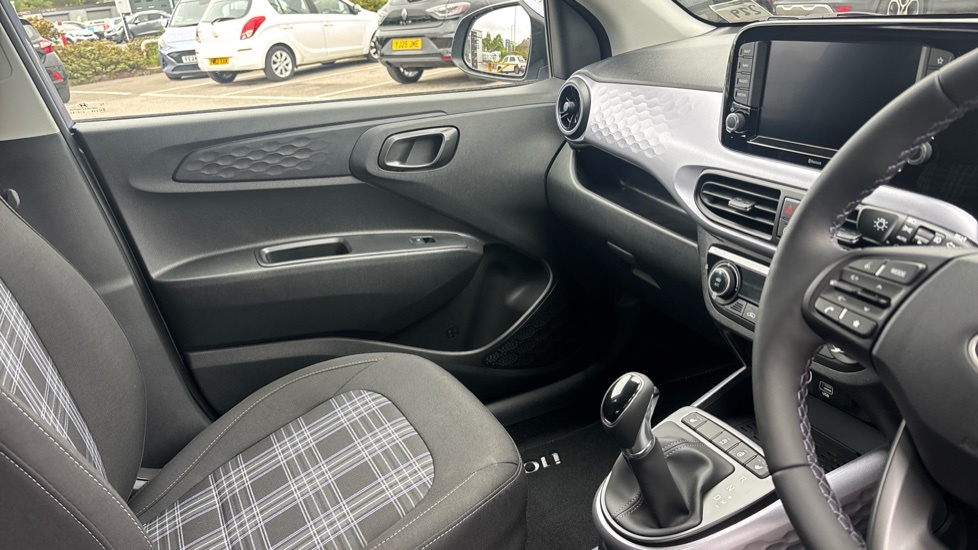 Hyundai I10 Premium White #14