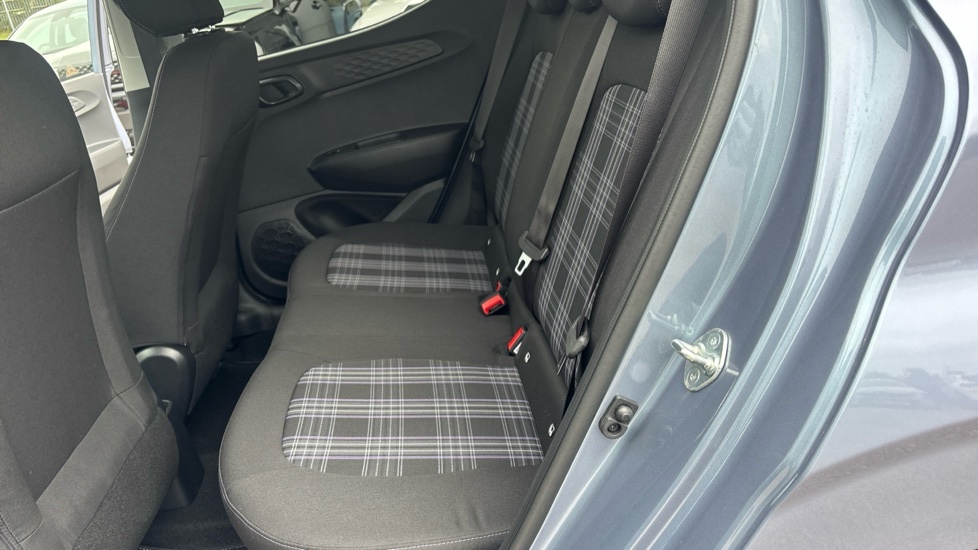 Hyundai I10 Premium White #16
