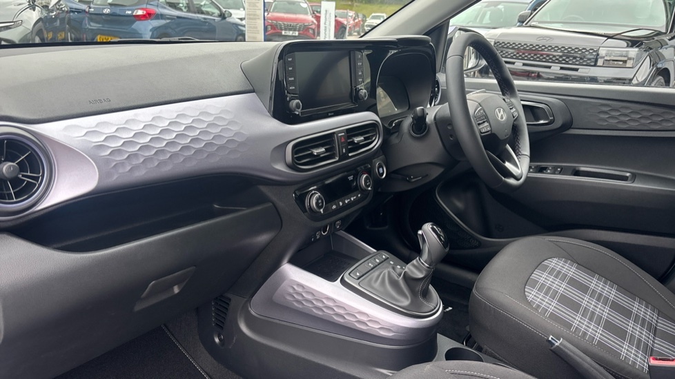 Hyundai I10 Premium White #9
