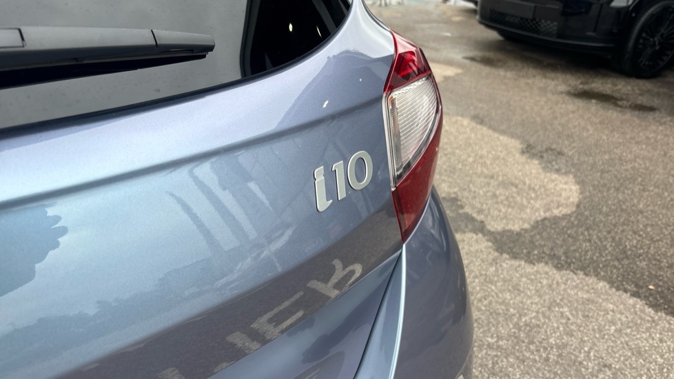Hyundai I10 Premium White #35