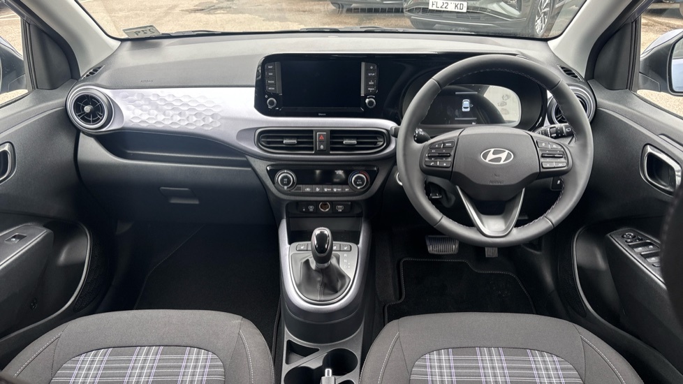Hyundai I10 Premium White #10