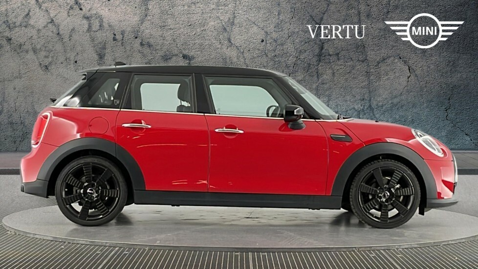 Mini Hatch Cooper Exclusive HV24RZL Red #3