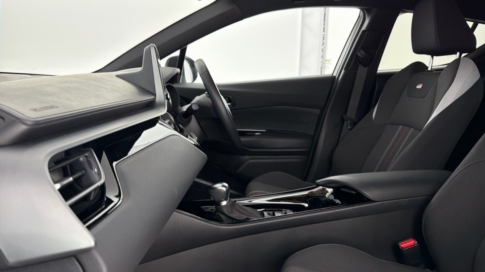 Toyota C-Hr Gr Sport White #5