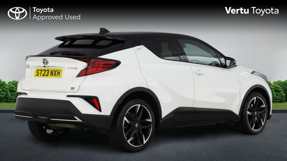 Toyota C-Hr Gr Sport White #2