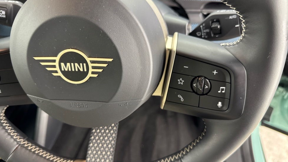 Mini Aceman 160Kw Se Exclusive Level 2 54Kwh Red #16