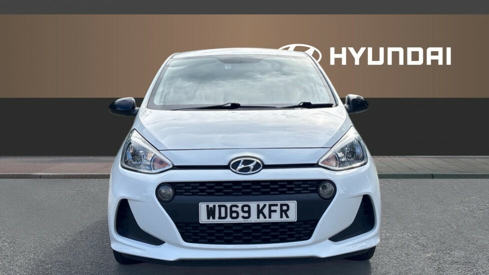 Hyundai I10 Play White #3