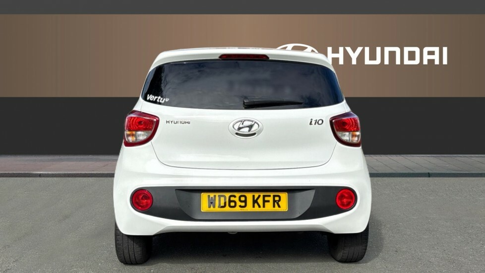 Hyundai I10 Play White #6