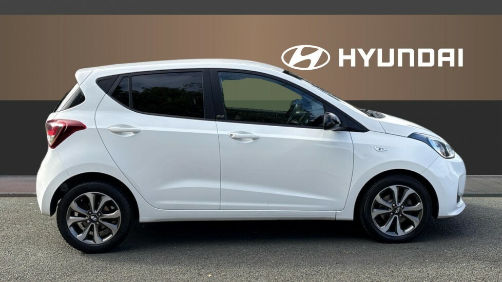 Hyundai I10 Play White #5