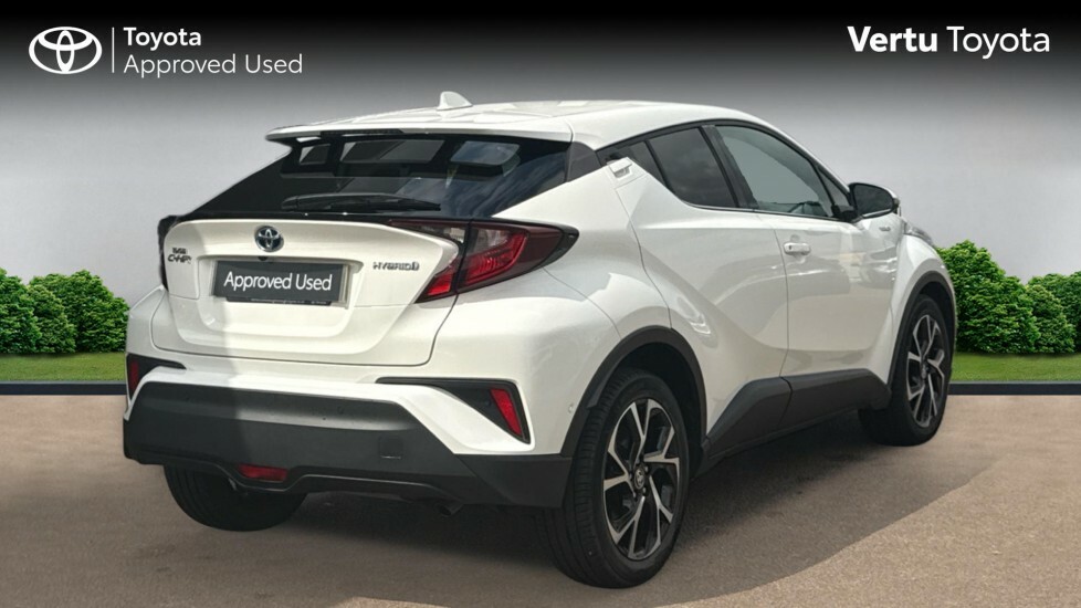 Toyota C-Hr Design White #2