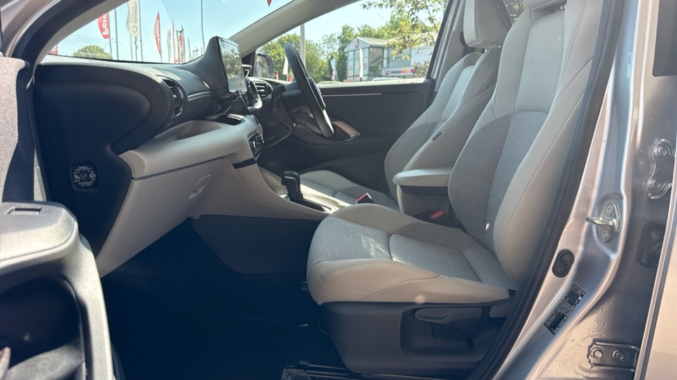 Toyota Yaris Excel Silver #5