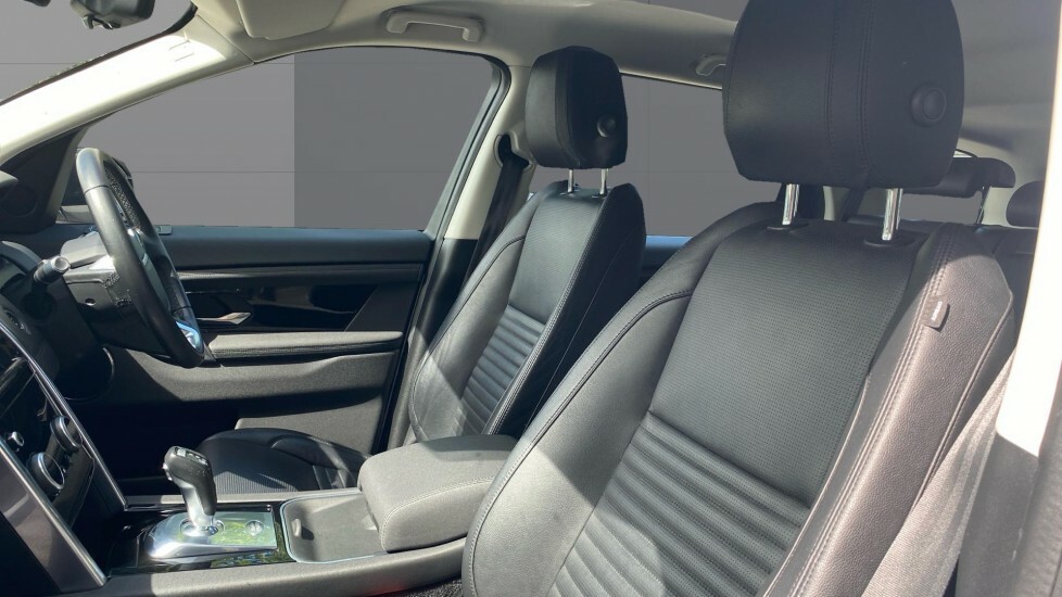Land Rover Discovery Sport S B24KOL White #2