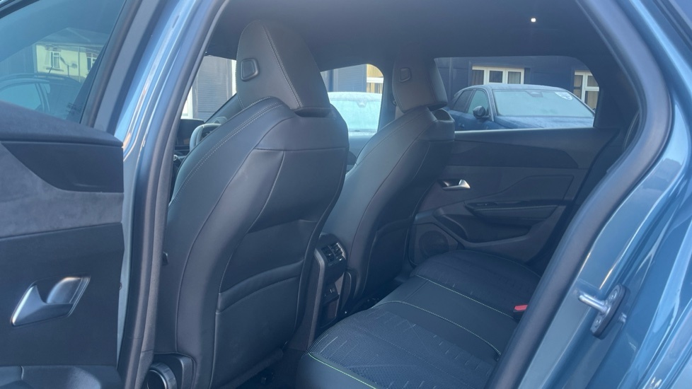 Peugeot 308 1.2 Puretech Active Premium Hatchback E #16