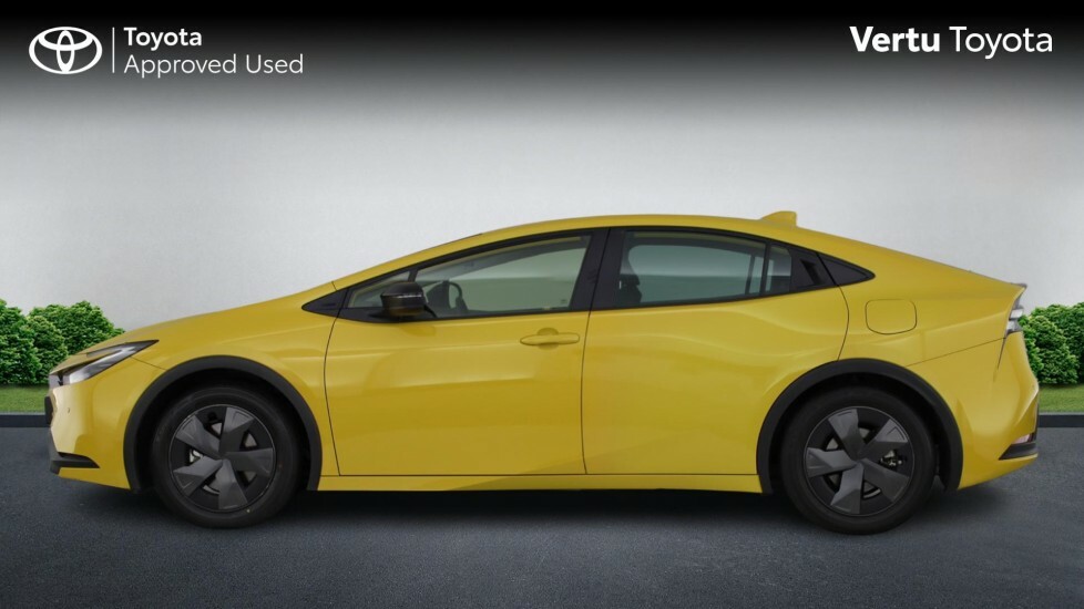 Toyota Prius Excel #24