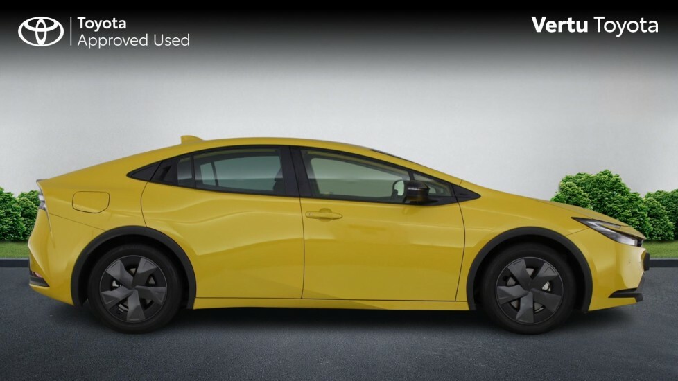 Toyota Prius Excel #23
