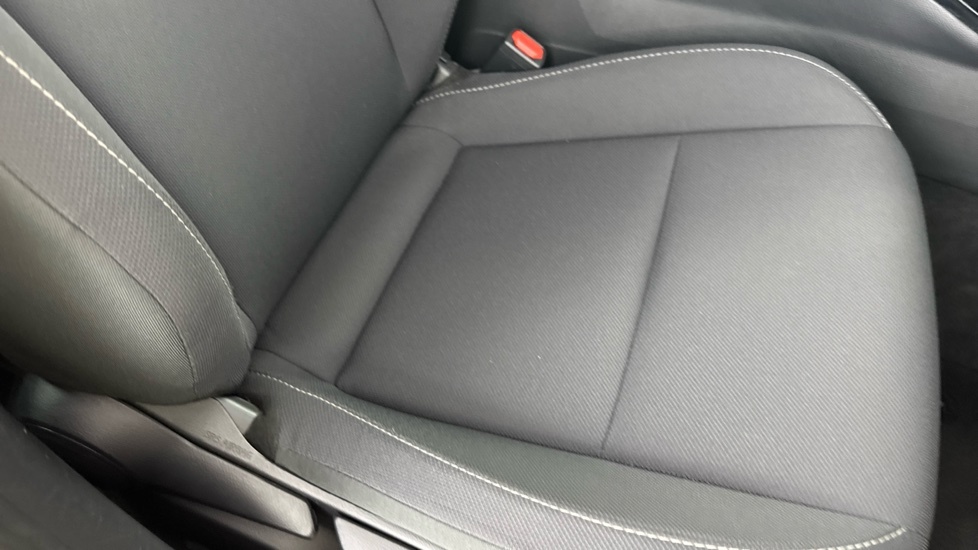 Toyota Prius Excel #17