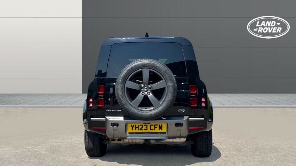 Land Rover Defender 110 X-dynamic Hse Black #6