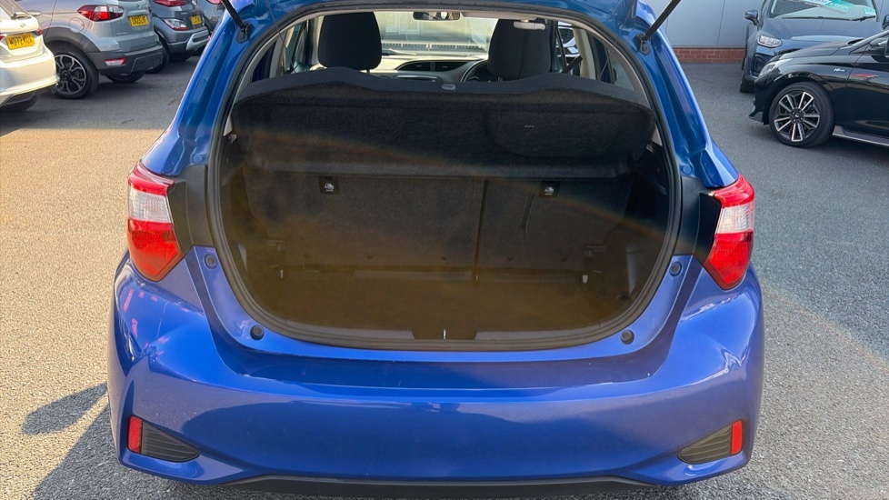 Toyota Yaris Icon Tech Blue #4
