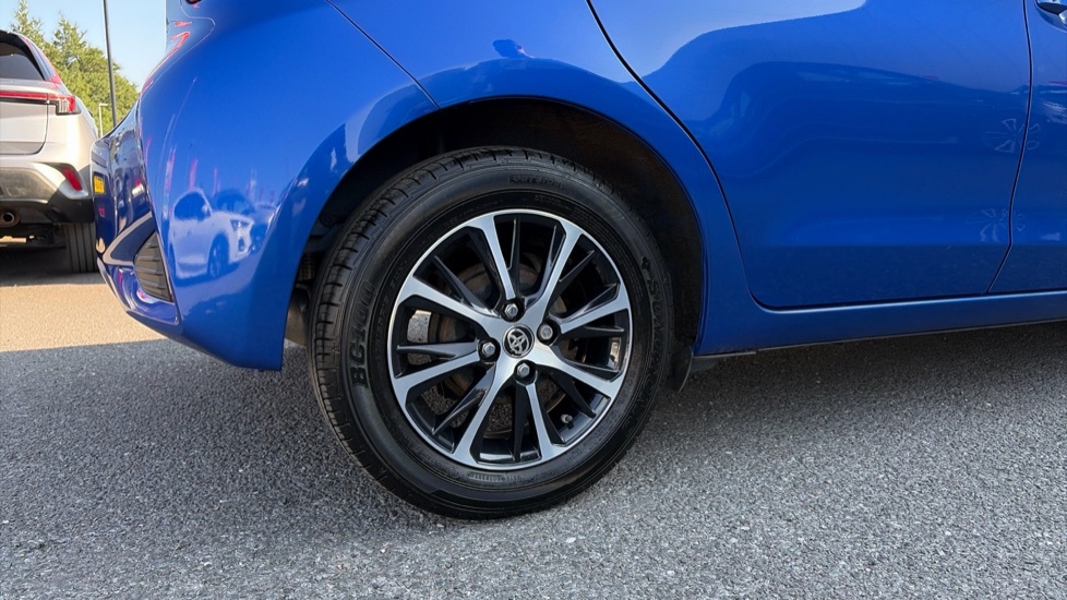 Toyota Yaris Hatchback Blue #7