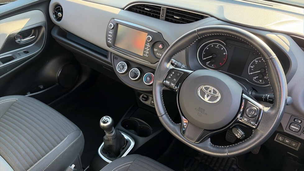 Toyota Yaris Hatchback Blue #11
