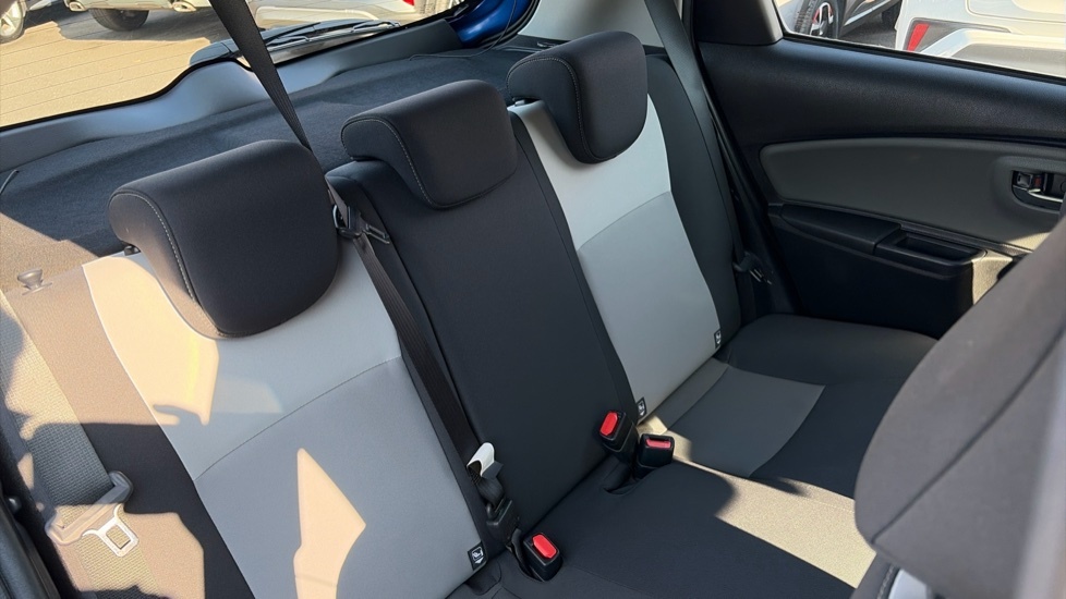 Toyota Yaris Hatchback Blue #16