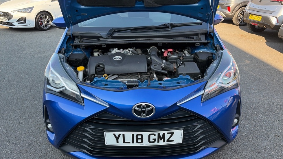 Toyota Yaris Hatchback Blue #8