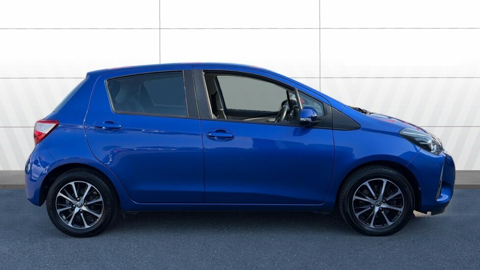 Toyota Yaris Icon Tech Blue #5