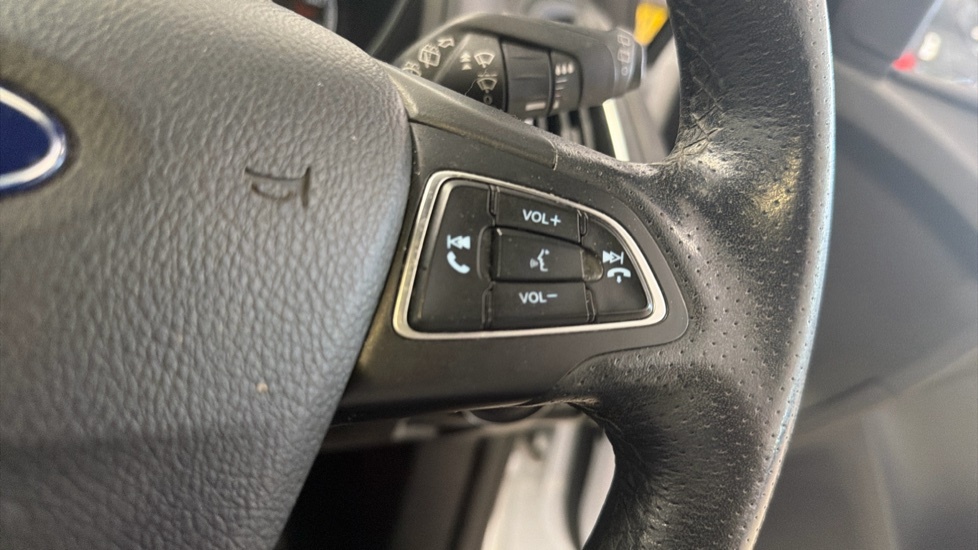 Ford Focus 1.0 Ecoboost Zetec Edition #38