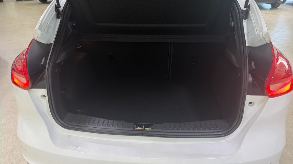 Ford Focus 1.0 Ecoboost Zetec Edition #4