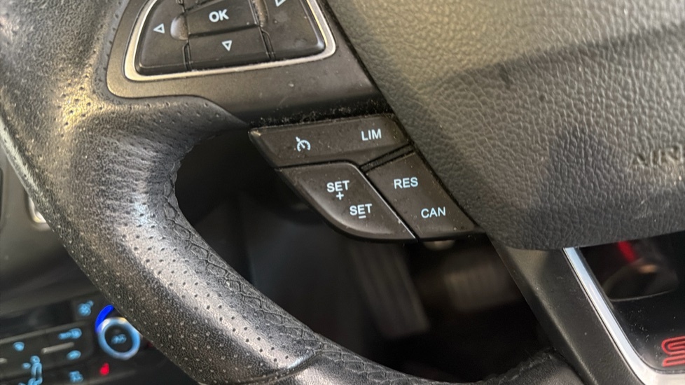 Ford Focus 1.0 Ecoboost Zetec Edition #36