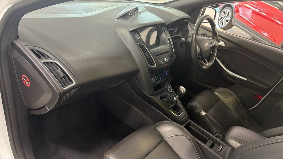 Ford Focus 1.0 Ecoboost Zetec Edition #9